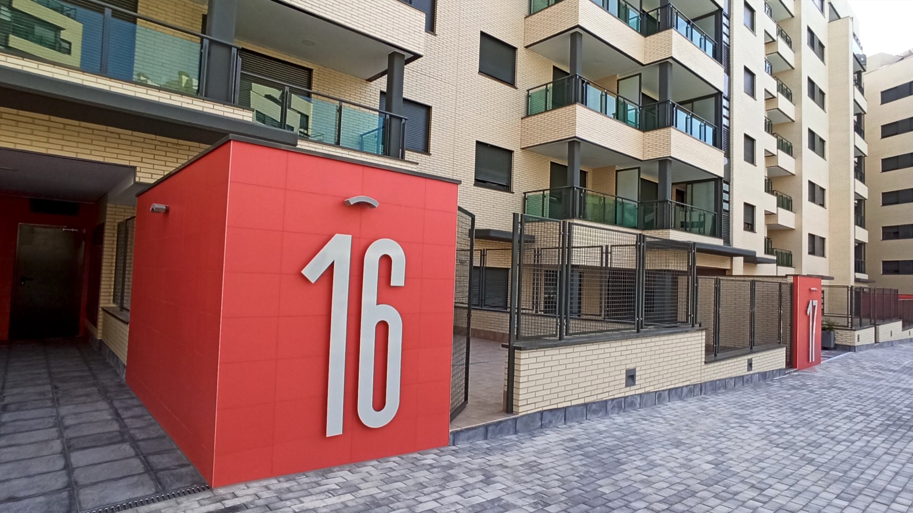 Fotografía de «RIVAS FASES I+II+III», vivienda colectiva libre en MADRID