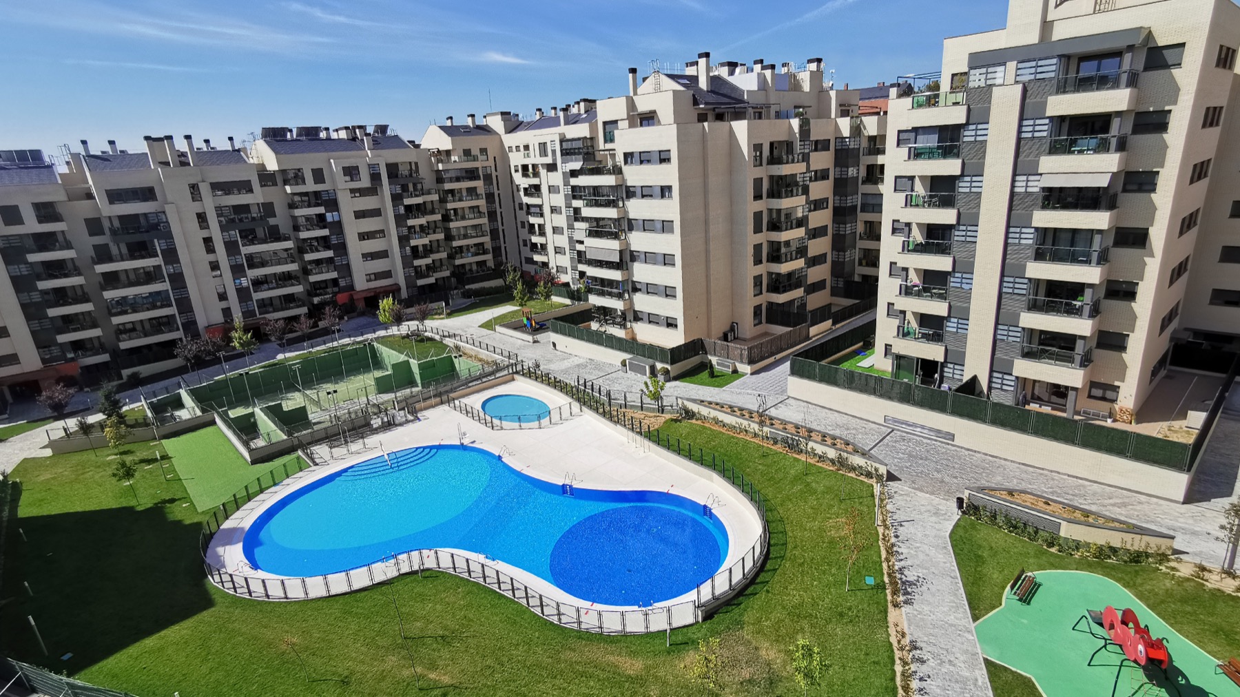 Fotografía de «RIVAS FASES I+II+III», vivienda colectiva libre en MADRID